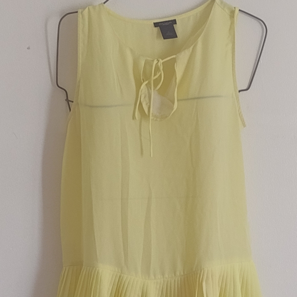Ann Taylor Factory yellow top. - Picture 2 of 3